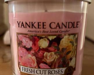 Yankee Scented Candle Fresh Cut Roses (New)