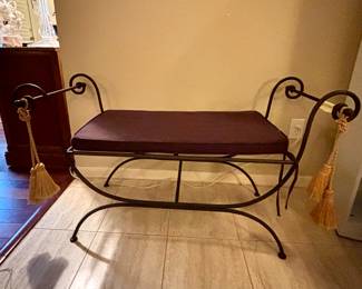 Metal Bend with Cushion