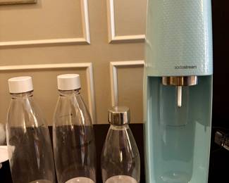 SodaStream Fizzi Sparkling Water Maker 