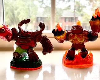 Activision Skylanders figurines work across various gaming consoles that support the Skylanders games, such as Xbox, PlayStation, and Nintendo system
