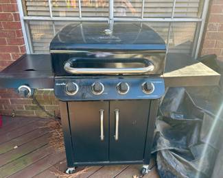 Char Broil Gas Grill with Cover