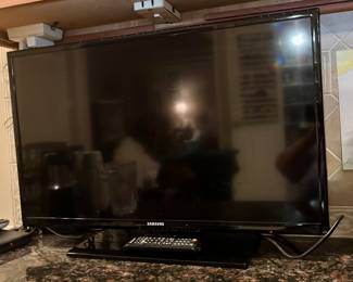 Samsung 32” Flat Screen TV