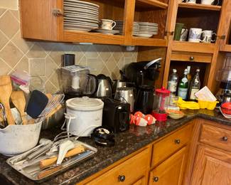 Assorted Kitchen Accessories & Appliances