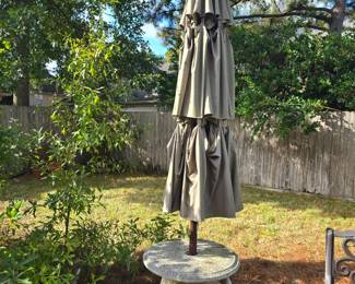 Elephant Umbrella Table (umbrella included)