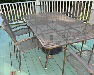 114. Metal Table & 6 Chairs 4 Arm 2 Arm Rocking 