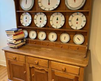 64. Vintage 2pc Pine Hutch (59" x 22" x 75")                         71. Alabaster Giardino Dishware, Deruta Italy
    1 Platter
    2 Serving Plates
    4 Dinner Plates
    6 Dessert Plates