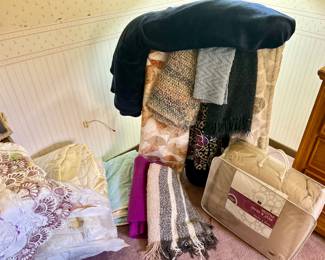 Queen, size bed, linens, pillows, blankets, and comforters