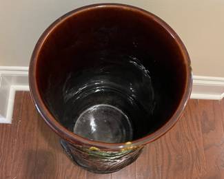 C24 - $150. Umbrella Stand. Excellent Condition - no chips cracks etc. Measures 10" across x 19" tall. (Unsigned but looks like Roseville)