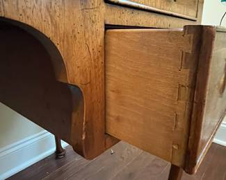 C3 - $500. Henredon Desk. Measures 49" x 26" x 30.5" tall. Very good vintage condition. All drawers slide. No big scratches or dents. Back is finished and beautiful and can face out. 