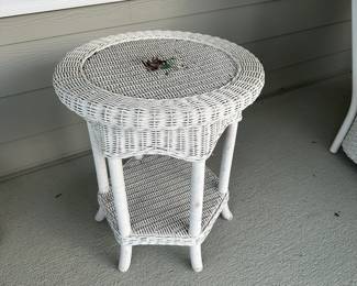 Measures 20" across x 23" tall. 