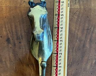 C47 - $18. Brass Horse Hanger. Measures 6" long x 3.25" deep. 