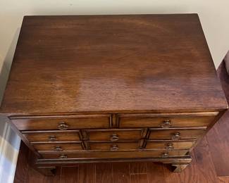 C80 - $125. Small 3 drawer chest. Measures 24" x 14.5" deep x 22" tall. (I believe it is from Hickory Chair Company) Solid wood - very good vintage condition!