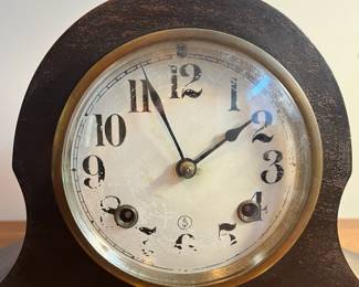 C26 - $60. Beautiful Mantle Clock. Tambour No. 70. Manufactured by the New Haven Clock Co. Measures 20" x 4.5" x 9.5" tall. No key included but it is ticking and chiming!