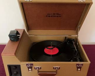 002 Crosley CR89 StockOMatic Portable Record Player