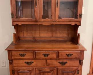 005 Tell City Young Republic Maple Wood Hutch