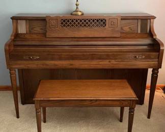 Vintage Everett Console Piano, Lamp Piano Bench