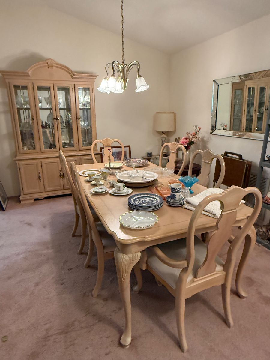 light wood dining table set/6 chairs 