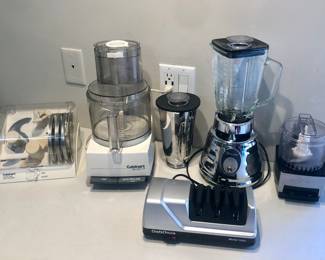 Kitchen appliances: Cuisinart Deluxe 11 food processor + blade & disc holder, Osterizer chrome blender, Cuisinart mini chopper, Chef’s Choice knife sharpener
