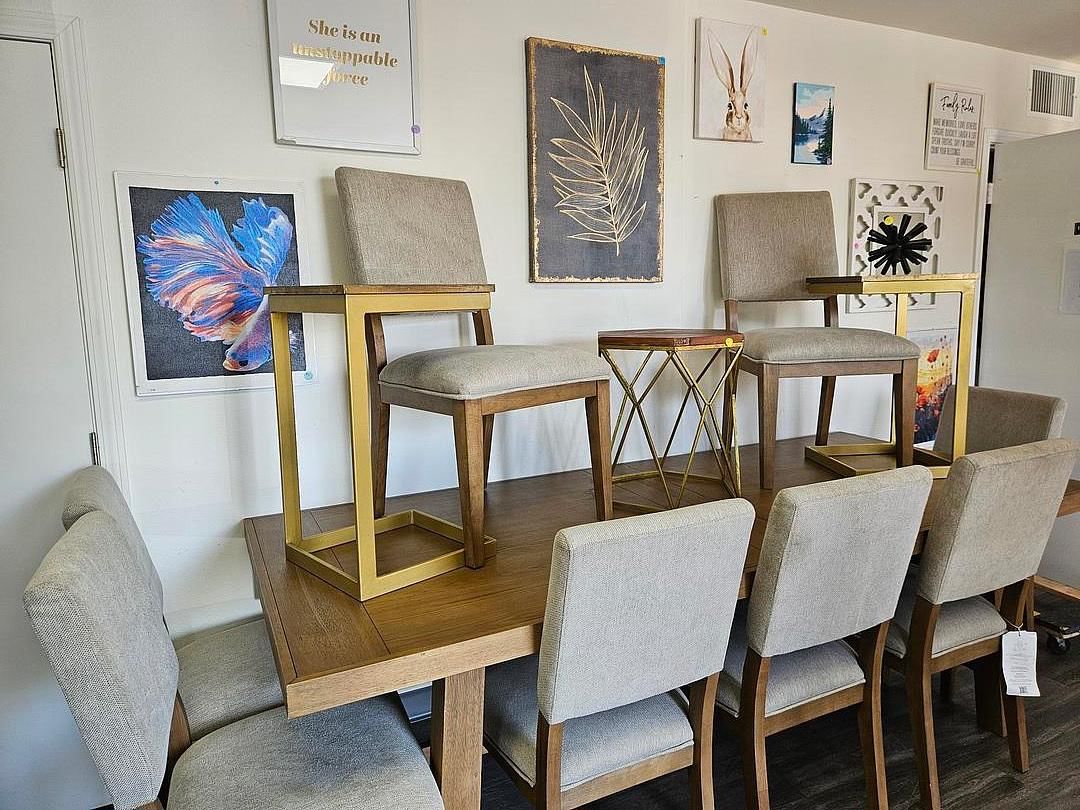 Nearly new Pike & Main Dining Table w/8 upholstered chairs