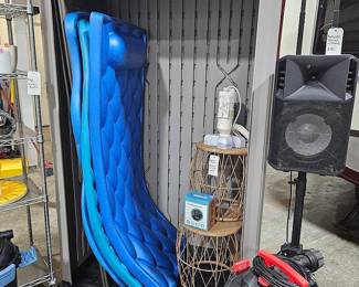 Outdoor storage shed