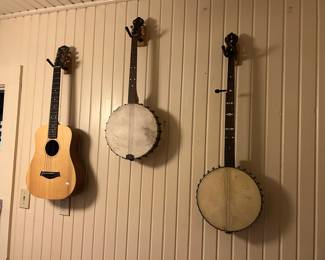 Vintage Guitars & Banjos