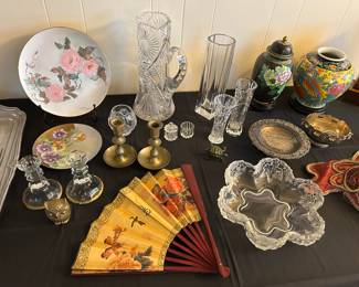 Variety of vintage & crystal items.