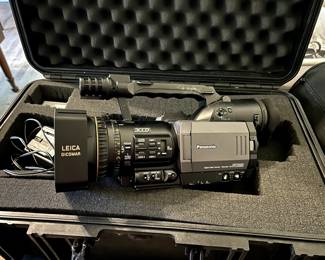 Panasonic AG-DVX 100B Camcorder & Case
