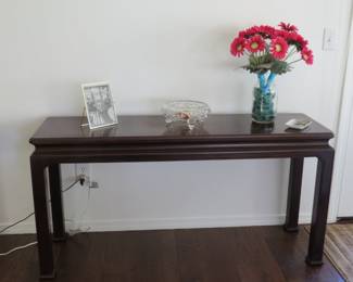 Henredon sofa table. Gorgeous finish with inlays!
