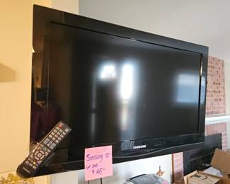 $45 Samsung 32 inch TV. 09/2010