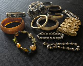 Jewelry, bracelets / bangles