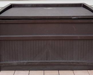 Suncast Storage Chest