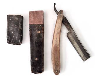 Antique Straight Razor with Leather Case – Early 1900s
