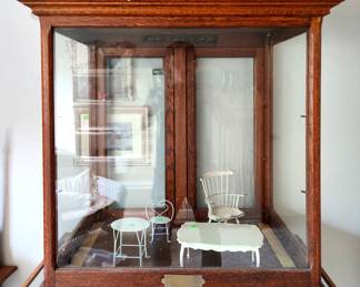 Antique Oak Apothecary Display Cabinet (c.1915–1920)