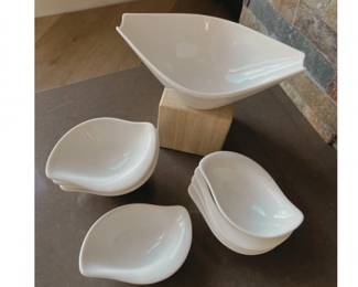 Villeroy & Boch Serving Dish with Dip Bowls – Porcelain Set