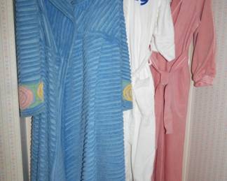 VINTAGE CHENILLE BATHROBE, ETC