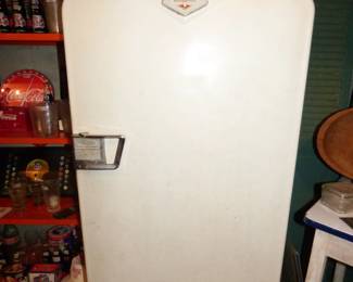 VINTAGE HOTPONT FRIDGE (SEE NEXT PIC)