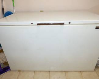HOT POINT CHEST FREEZER (SEE NEXT PICTURE)