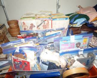 VINTAGE PATTERNS, SEWING NOTIONS