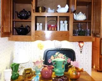 VINTAGE ART POTTERY:  McCOY, SHAWNEE, ROSEVILLE, HULL, ETC.(SEE NEXT PICTURE)