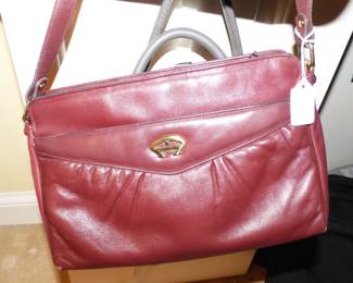 VINTAGE AIGNER LEATHER PURSE