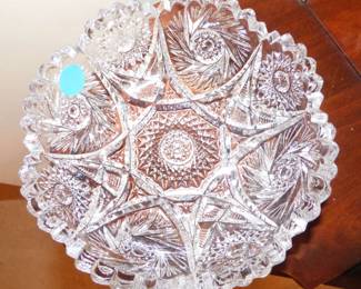 VINTAGE PRESSED GLASS BOWL