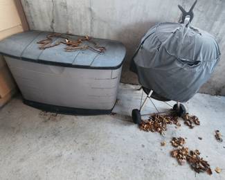 Kettle Grill and Suncast Storage Box