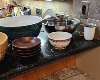 Metal mixing bowls and small wood bowl set