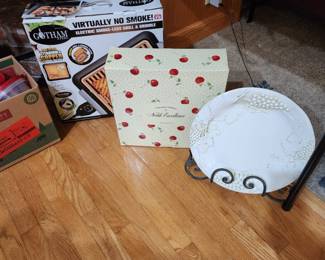 Decorative large plates and an indoor smokeless grill