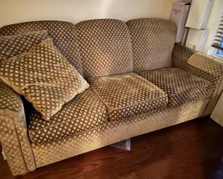 Sleeper sofa. LIKE NEW. Tan/taupe pattern. $100 or best offer.