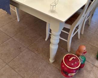 Pottery Barn dining table. Two leaves. Large! 8 chairs. Great condition. $250.00 or best offer.