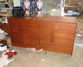 MCM Dresser