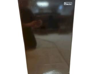 Magic Chef Mini Fridge Model No HMR440BE