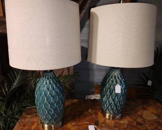 pair peacock design bedroom lamps