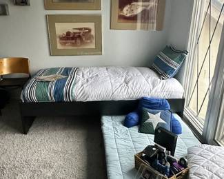 Great Twin Sized Black Trundle Beds by TechLine (USA).